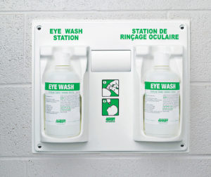 Eye Wash Station w/2 x 1L Eye Wash