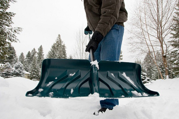Man shoveling snow at risk of sudden cardiac arrest