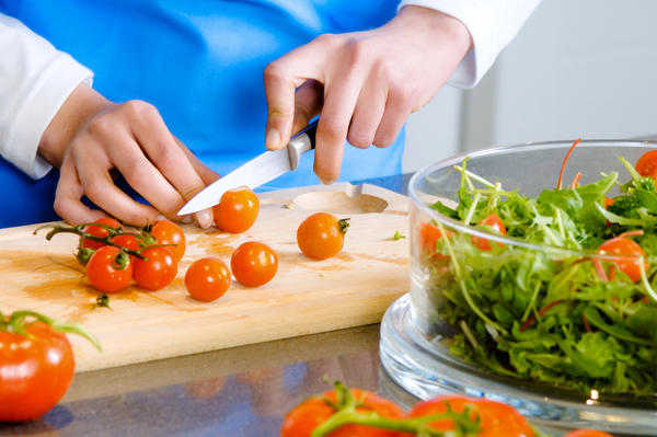 Chopping cherry tomatoes