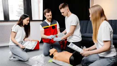 Private First Aid Training: Personalized Safety for Families & Small Groups